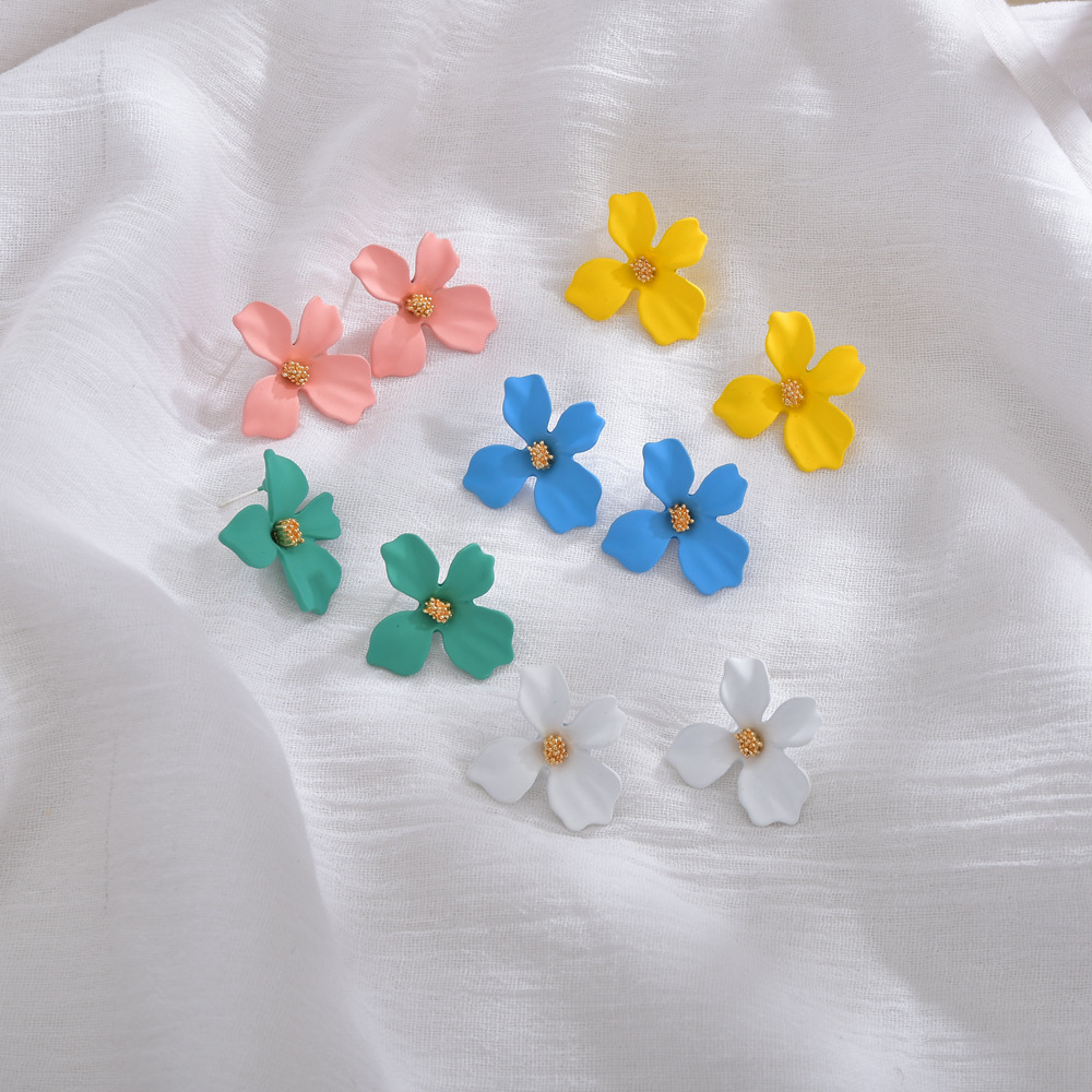 Flowers Sweet Color Petal Flower Show Face Thin Spray Paint Alloy Earrings display picture 1