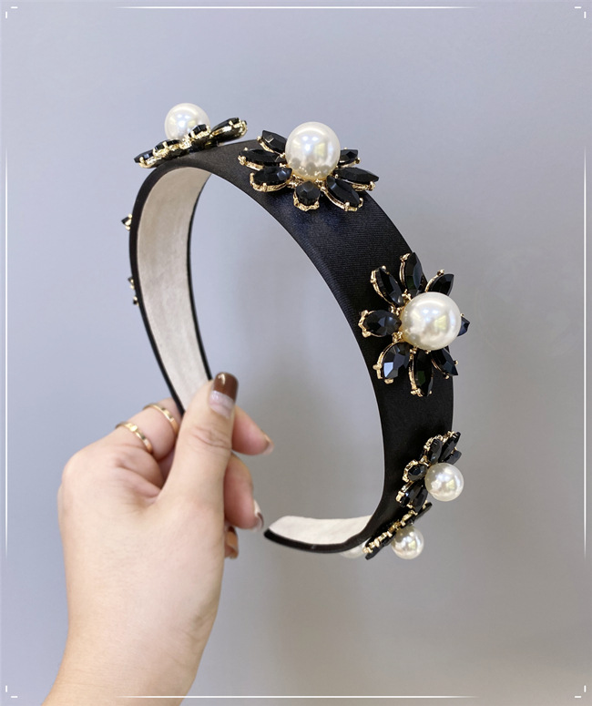 Korean New Baroque Headband Solid Color Satin Diamond Pearl Flower Headband Nihaojewelry Wholesale display picture 6