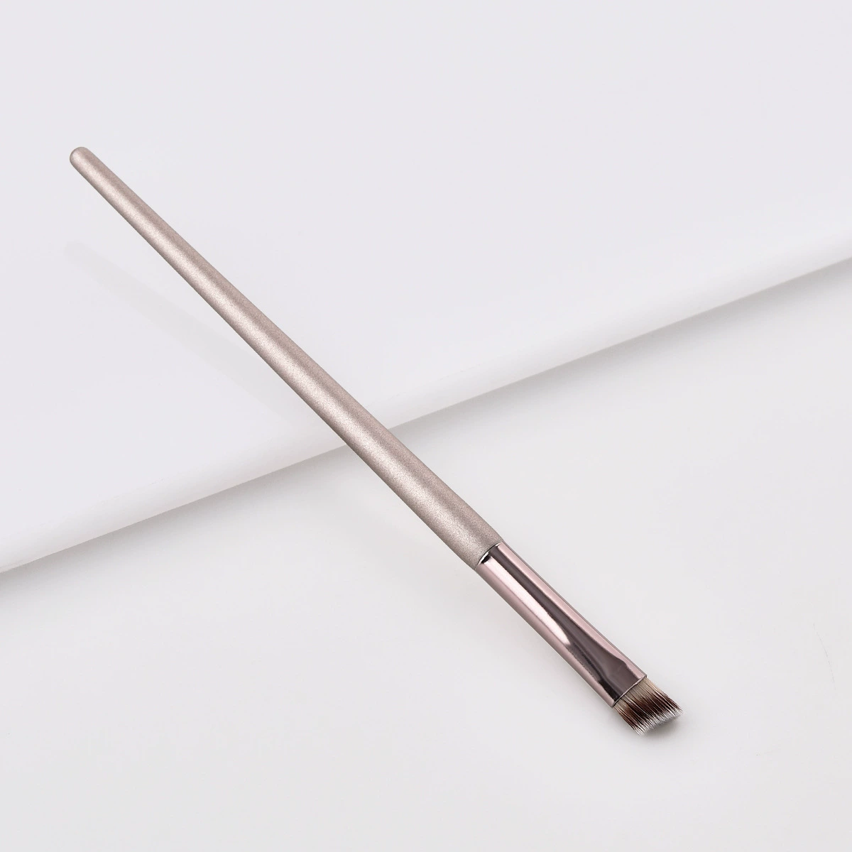Makeup Brush Set (Nongying) — 10-piece champagne gold handles, wood/aluminum ferrule, synthetic bristles