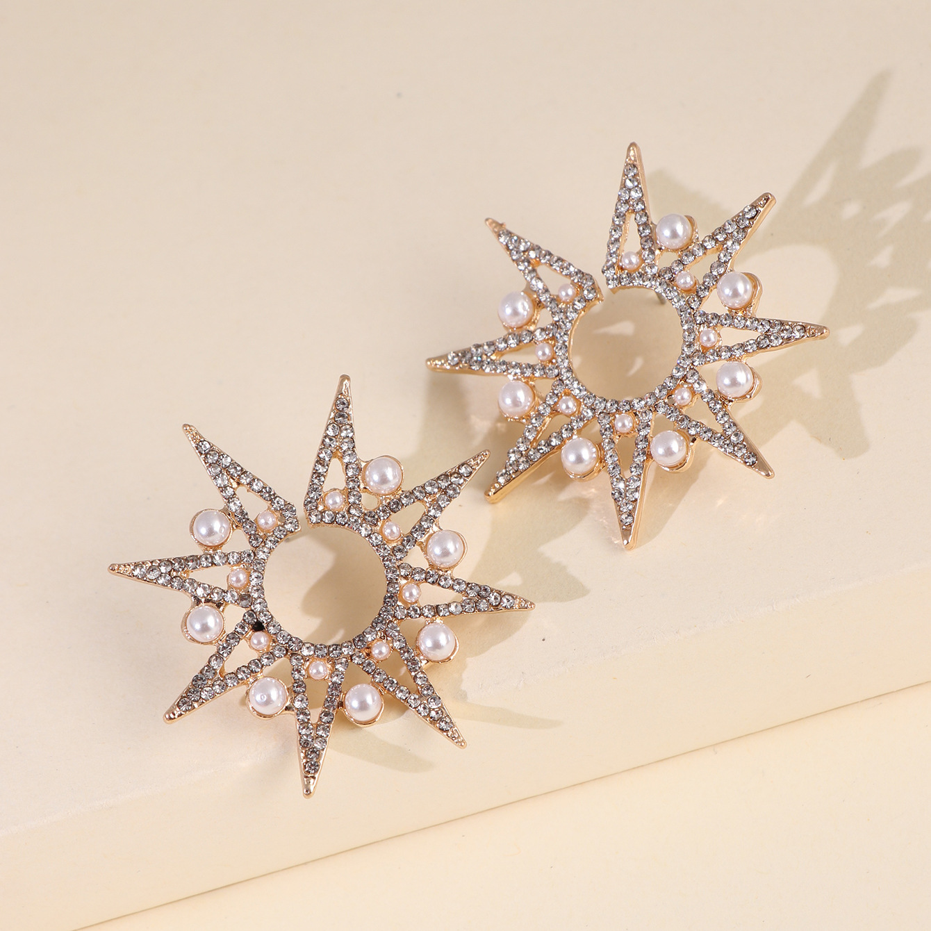 New Rhinestone Stars Snowflake Pearl Earrings Exaggerated Large Earrings Wholesale Nihaojewelry display picture 7