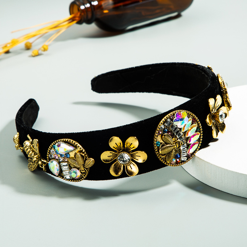 Retro Baroque Palace Style Color Rhinestone Headband Black Gold Velvet Fabric Flower Headband display picture 5