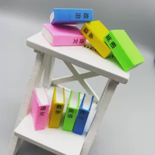 Миниатюрные книги и учебники для кукольного домика