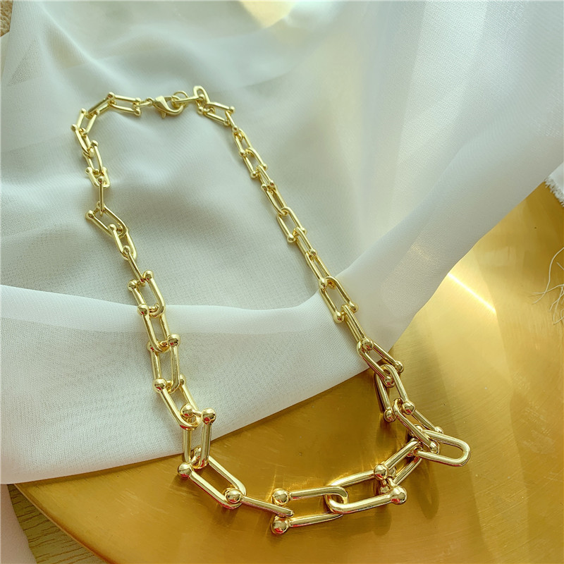 U-shaped Thick Necklace display picture 4