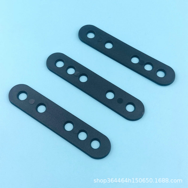 塑料小排扣塑胶垫片彩盒固定片全新塑胶材料五孔排扣免费拿样