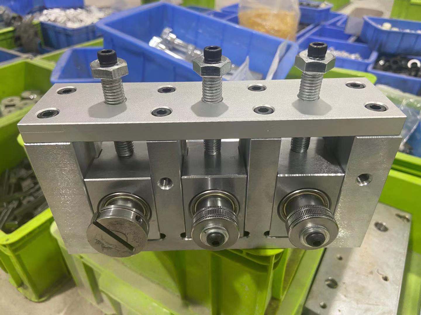 口罩机配件平面成人打片机机头鼻梁组折布轮成型片N95内置鼻梁