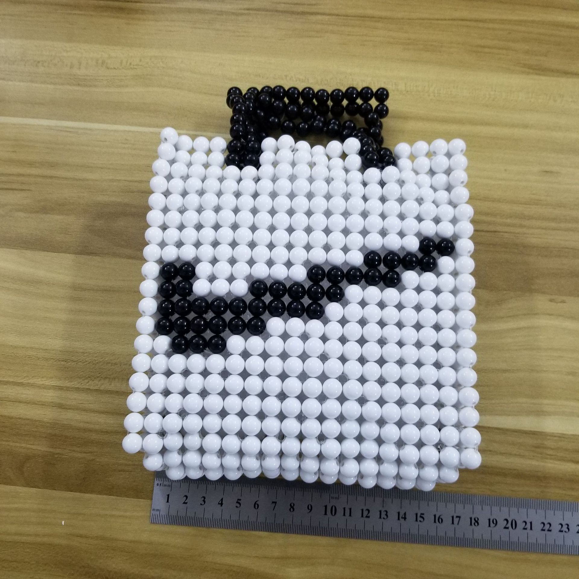 메인 컬러 화이트 소재