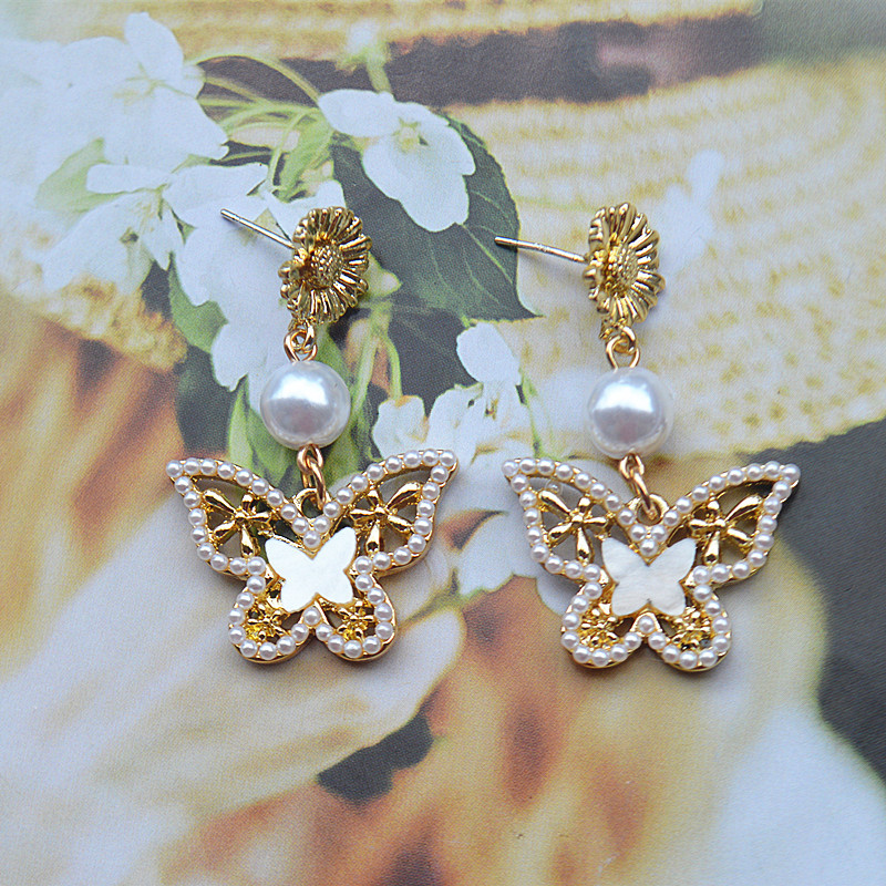10g Weight Artificial Gemstones Inlay Material Earrings Classification Housewarming, Anniversary, Business, Wedding, Travel, Birthday, Festival Occasion Alloy Material Butterfly Pattern Women'S Gender Fashion Style S925 Silver Needle Butterfly Sweet Pearl Earrings 5