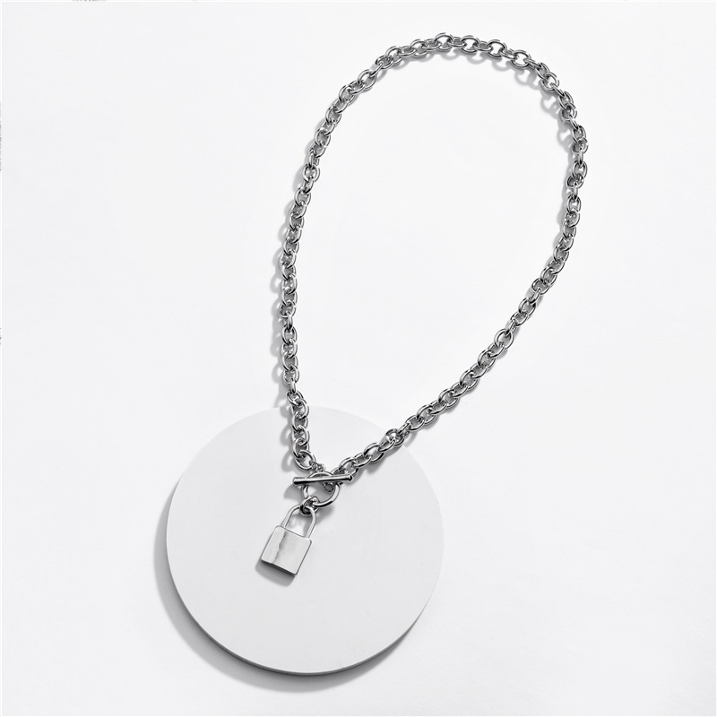 Fashion Women's Necklace Wholesale Fashion Alloy Lock Pendant Can Open Ladies Short Sweater Necklace New display picture 2