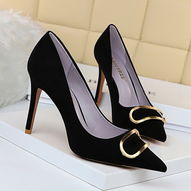 European and American women’s shoes slim heel high heel suede shallow mouth pointed sexy nightclub show thin metal belt 