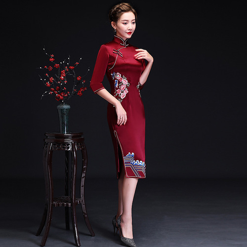 Traditional Chinese Dress Qipao Dresses for Women Mother in law wedding ceremony embroidered cheongsam dress