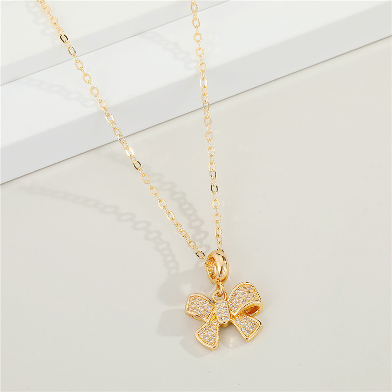 Diamond Alloy Butterfly Necklace display picture 3