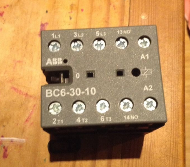 ABB 微型接触器 BC6-30-10*24V DC