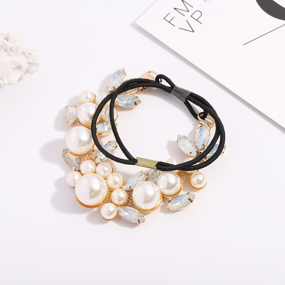 Fashion Color Pearl Women's Hairband display picture 8