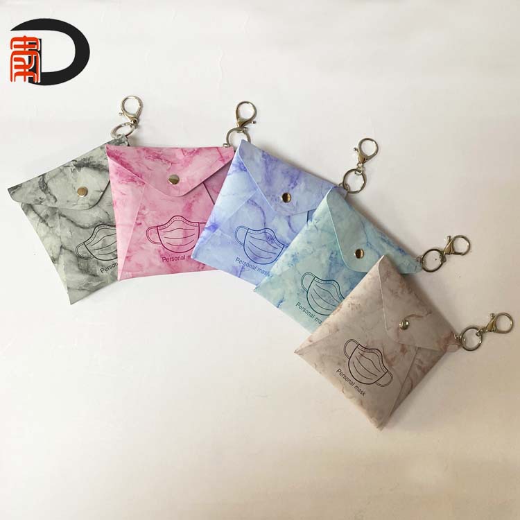 大理石纹钩扣口罩包-3