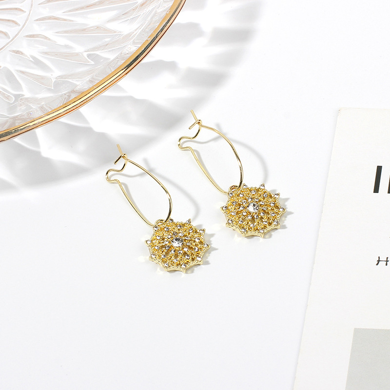 4g Weight Earrings Classification Housewarming, Anniversary, Business, Wedding, Travel, Birthday, Festival Occasion Alloy Material Geometric Pattern Women'S Gender Cartoon Style, Retro, Exaggerated, Novelty, Fashion, Ethnic Style, Simple Style, Streetwear Style Gold Color Korea Simple Zircon Retro Fashion Rhinestone Hollow Alloy Earrings Wholesale Nihaojewelry 2