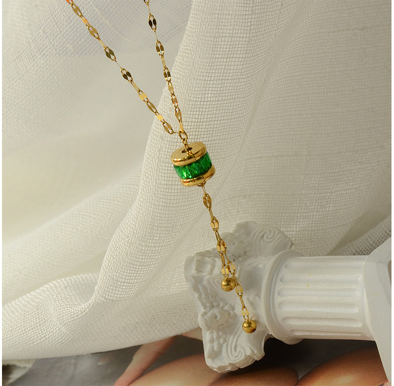 Niche Fashion Emerald Tassel Titanium Steel Pendant Necklace For Women display picture 7