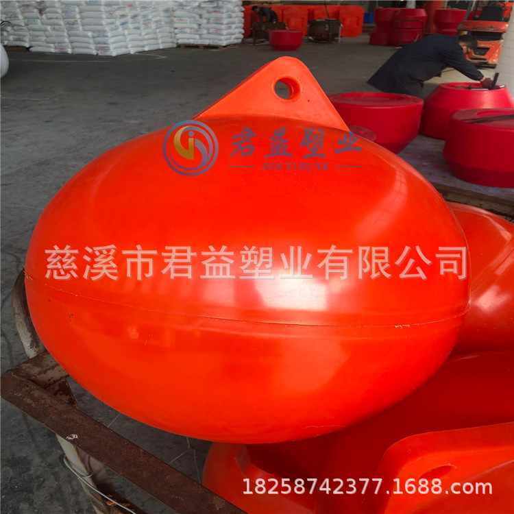 青岛直径500mmPE塑料海上浮球 聚乙烯滚塑浮球