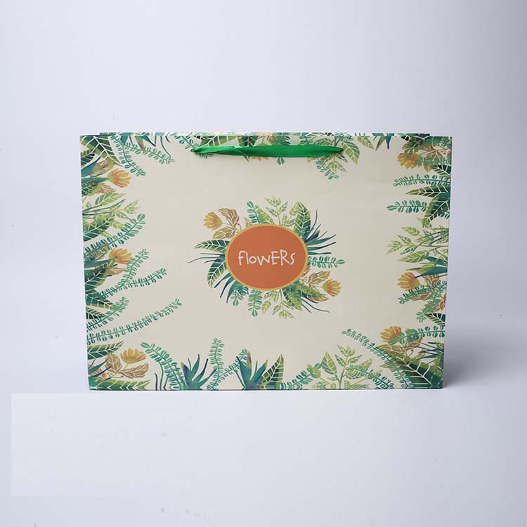 纸质礼品袋适用于日用品，礼品等包装，颜色尺寸款式可定制