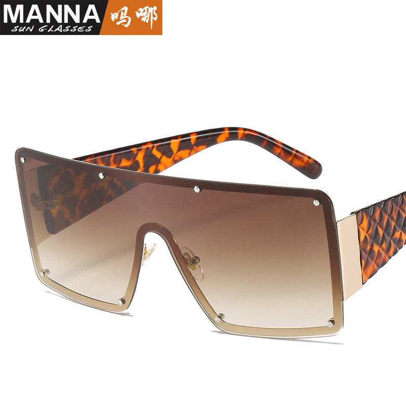 Large Frame Sunglasses One-piece Wide-rim Sunglasses