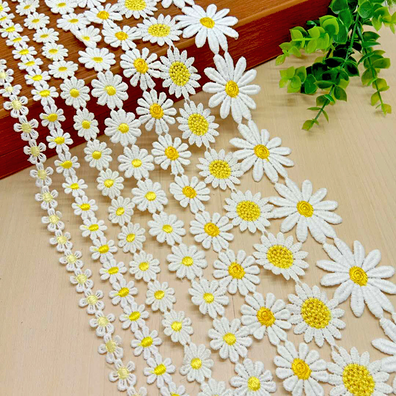 厂家直销多规格小雏菊水溶花边 发饰服装家纺辅料 牛奶丝刺绣花边