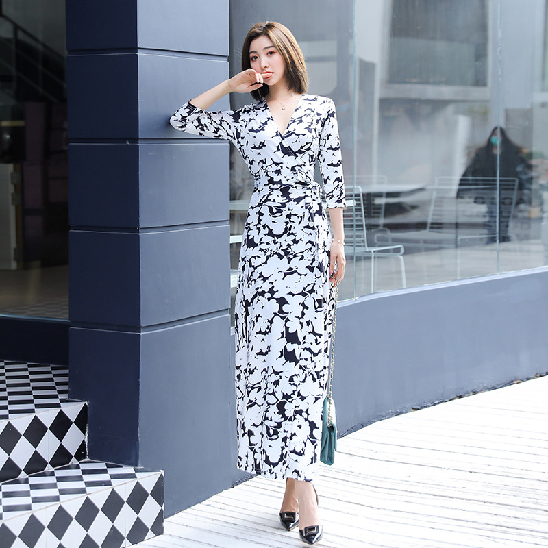 明星同款2024夏韩版复古印花裹身长裙波西米亚海边度假连衣裙女