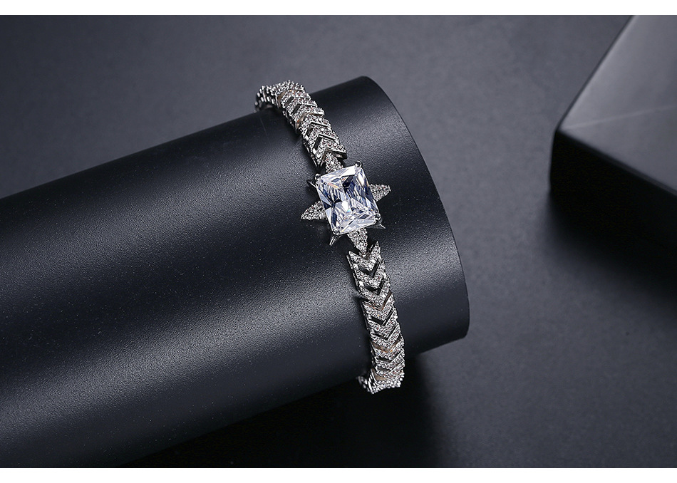 Fashion Copper Inlaid Zircon Gold Plating Bracelet display picture 6