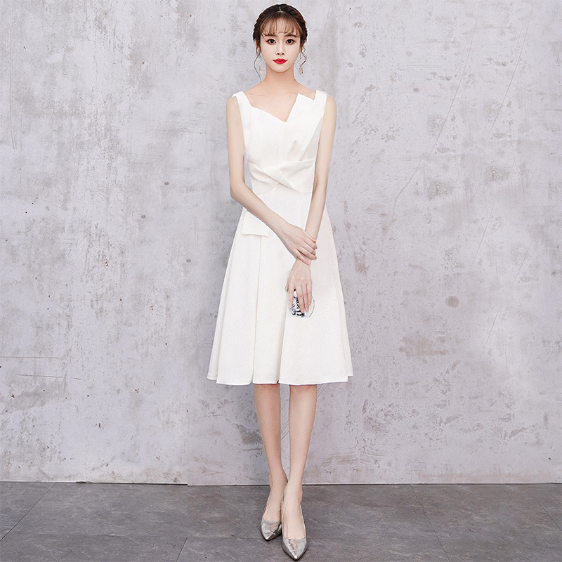 A version skirt sleeveless style