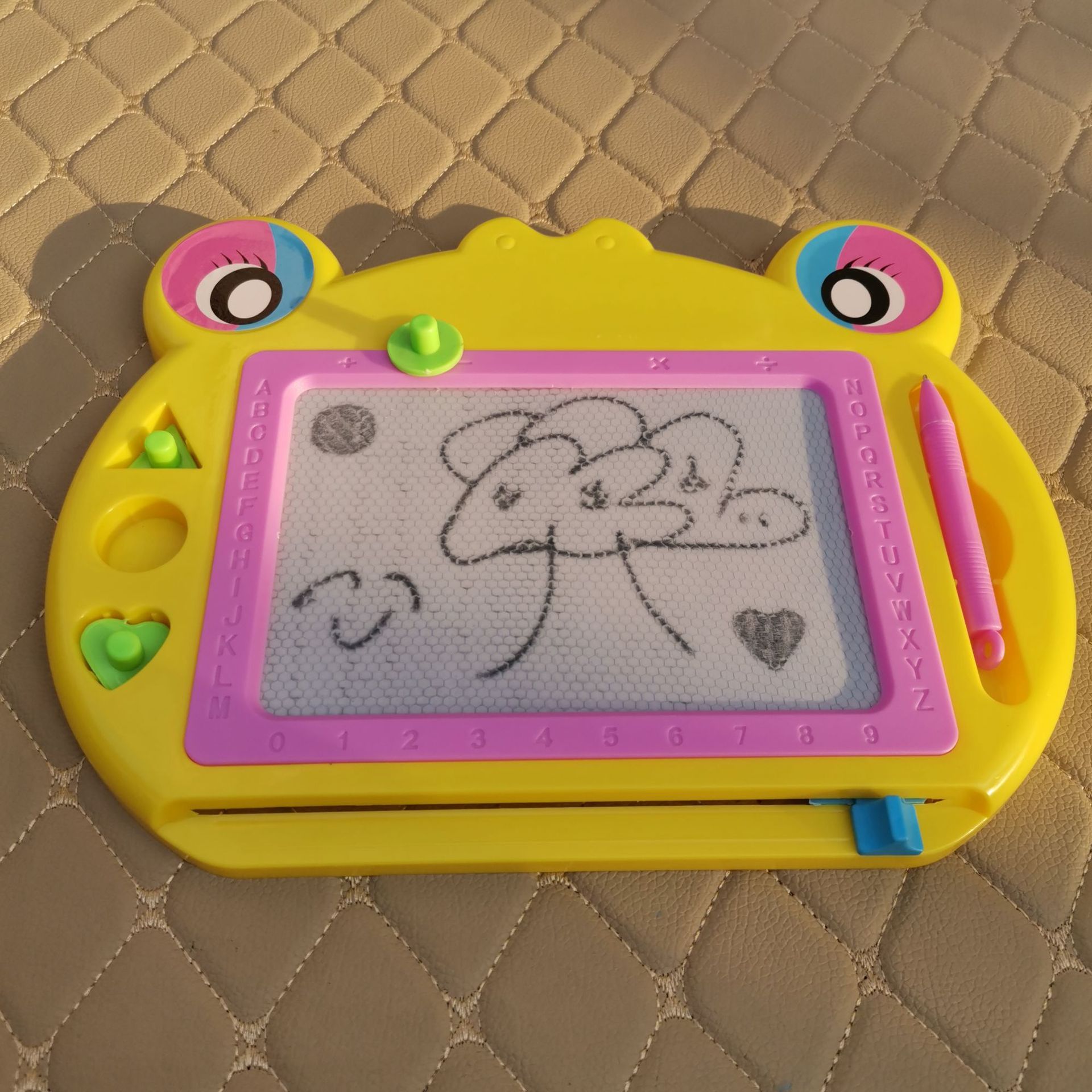 Children's magnetic drawing board writing