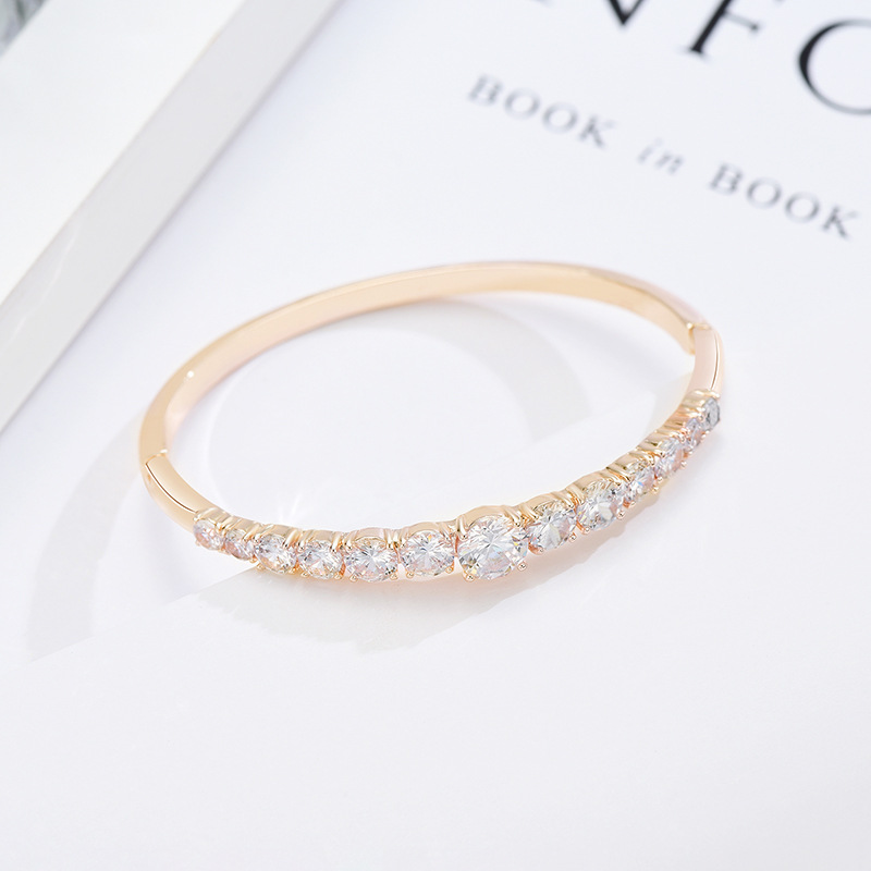 Korea Fashion New Simple Style Alloy Diamond Bracelet Wholesale Nihaojewelry display picture 10