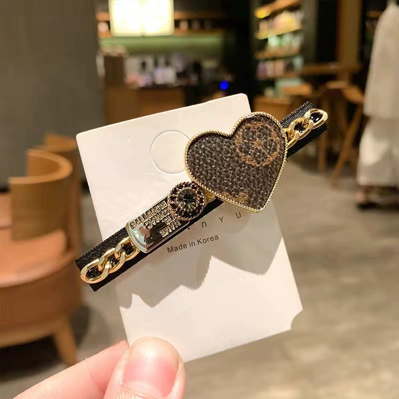 Канель-стиль заколка для волос набор с жемчужинами в духе Chanel и акцентами в виде маленького медвежонка, различные цвета