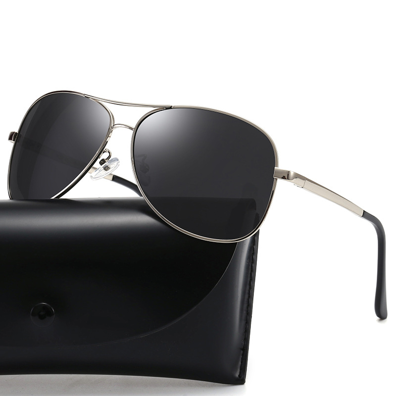 Мужские металлические солнцезащитные очки на солнечной энергии