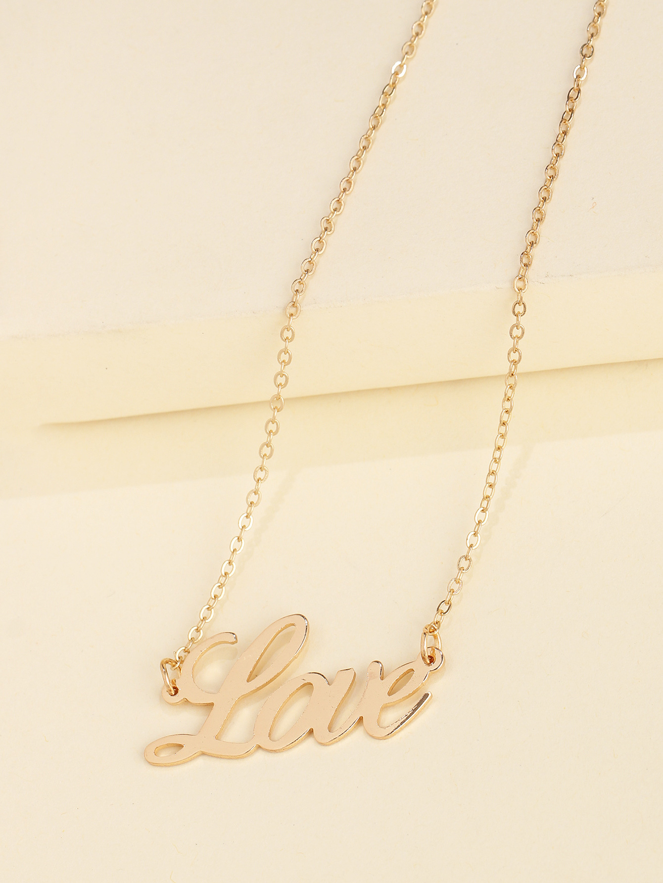 Korean Fashion Simple Necklace Alloy English Letter Clavicle Chain Hot Selling Wholesale Nihaojewelry display picture 8