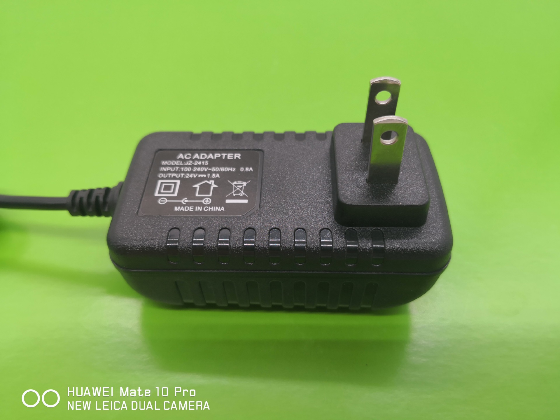 电源适配器24V1A厂家直销毛毛虫适配器插墙式电源24W电源充电器