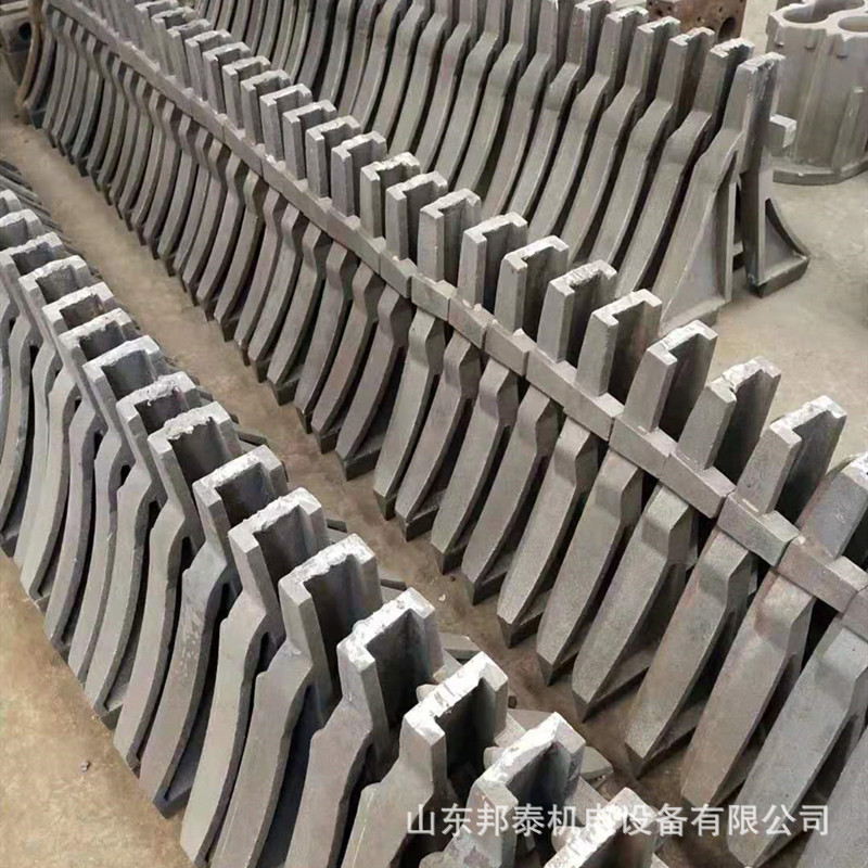 矿车脱轨复位器38kg钢轨人字形复轨机铸造型机车上道机脱轨复位