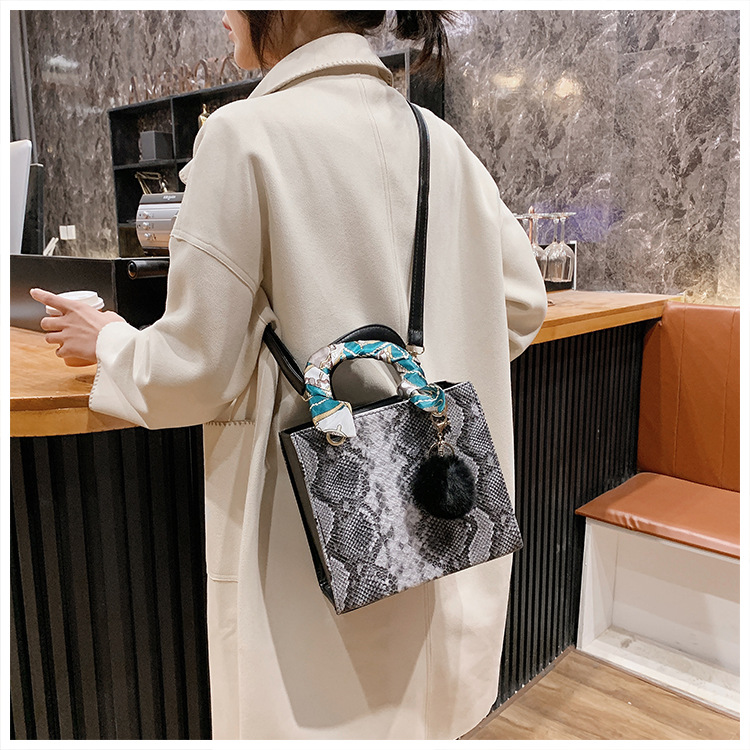 Contrast Color Snake Pattern Women's Bag New 2020 Autumn And Winter Korean Style Fashion Bag Shoulder Bag Crossbody Silk Scarf Portable Small Square Bag display picture 16
