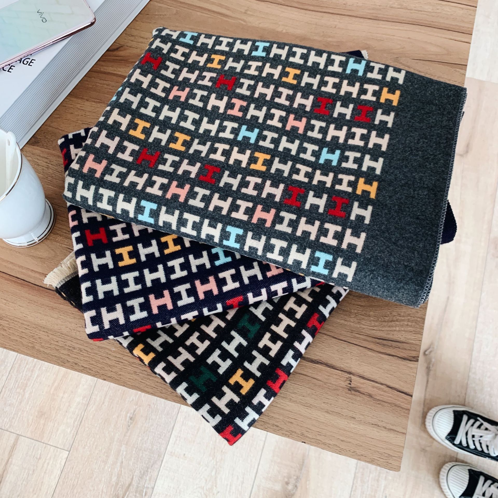 秋冬新款加厚保暖仿羊绒围巾 韩版双面H字母空调披肩scarf女批发|ms