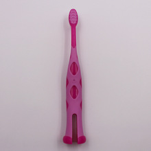 厂家定制儿童牙刷长颈鹿卡通牙刷软毛牙刷百货小头牙刷儿童牙刷
