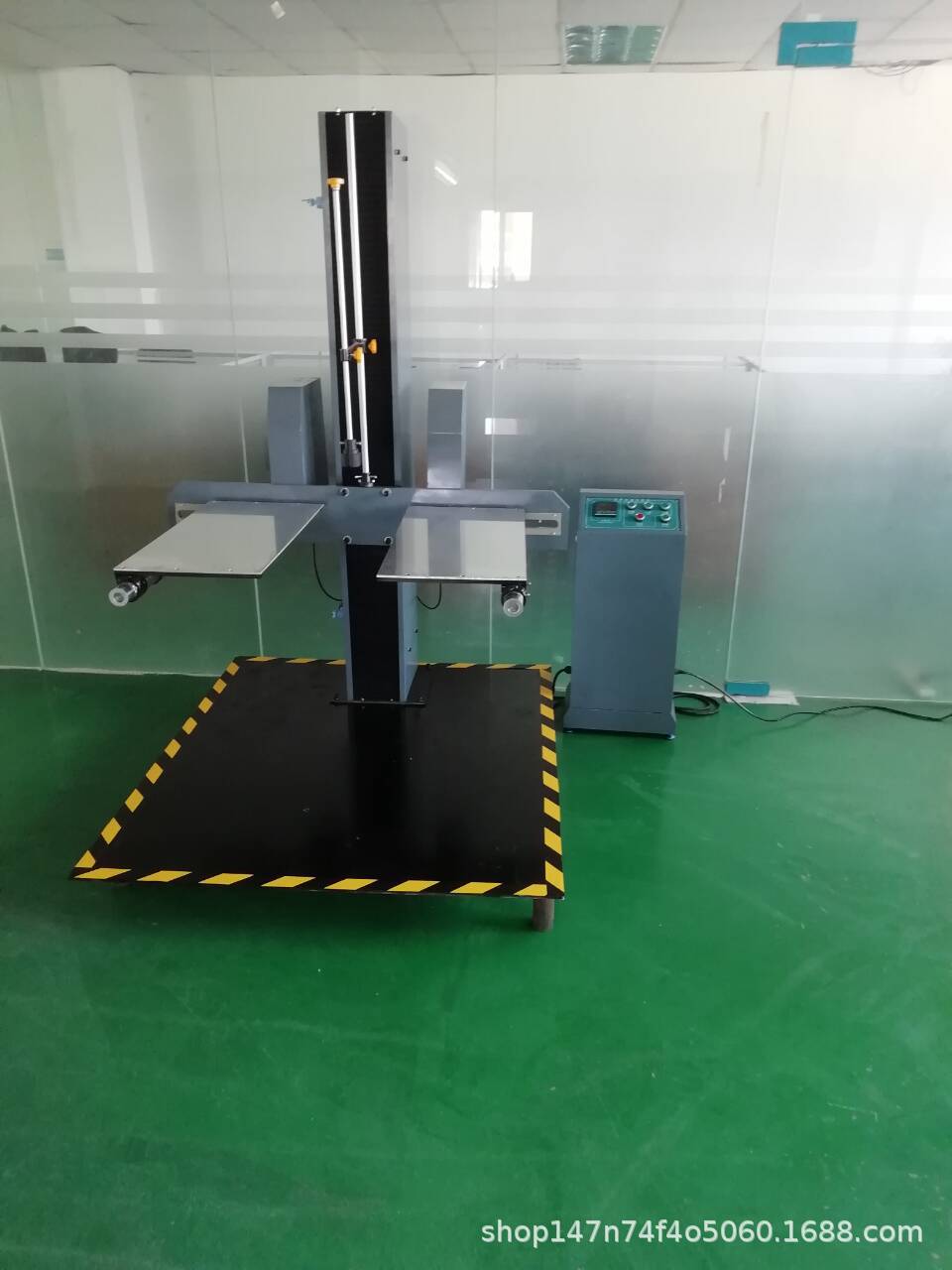 A2096EBE0E1D612A27974025F33620