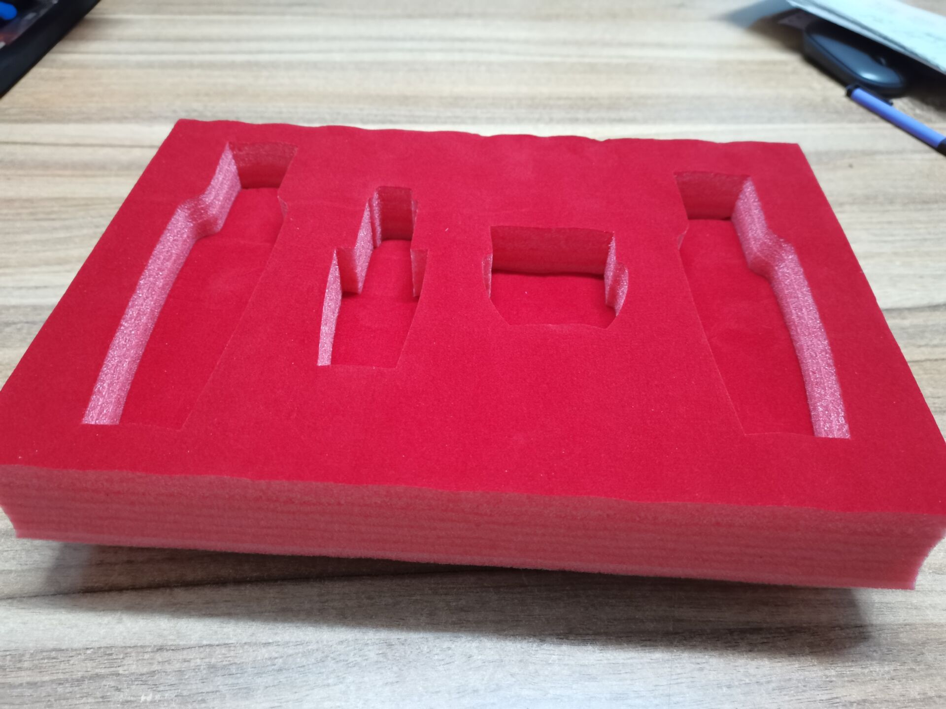 厂家直销白色EPE表红色绒布防震内衬包装泡沫/酒瓶礼品包装内衬