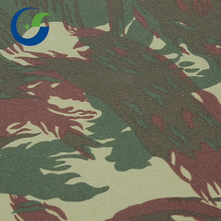 24S格子涤棉迷彩印花76*106服装面料 耐磨吸汗军用迷彩面料