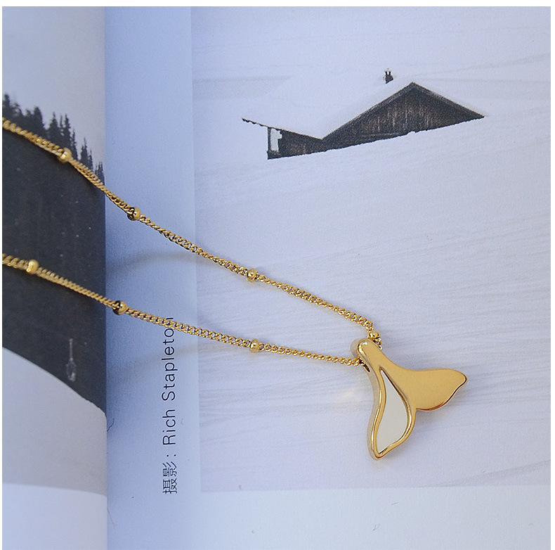 Leichte Luxus All-match Meerjungfrau Schwanzschale Delphin Schlüsselbein Titan Stahl Halskette display picture 5