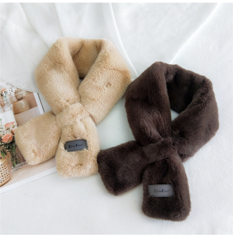 Petit Foulard En Peluche En Fourrure De Lapin display picture 10