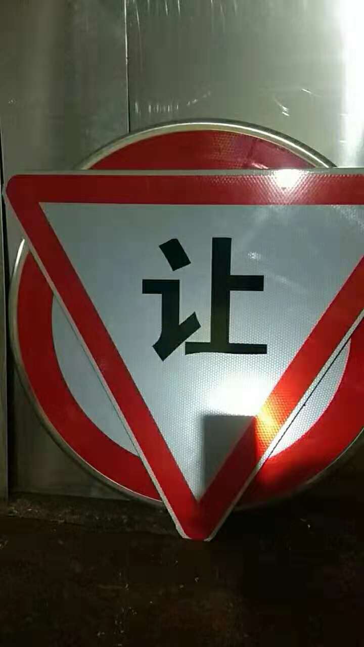 8f37d2c1abe4ca183367b296d26d5d