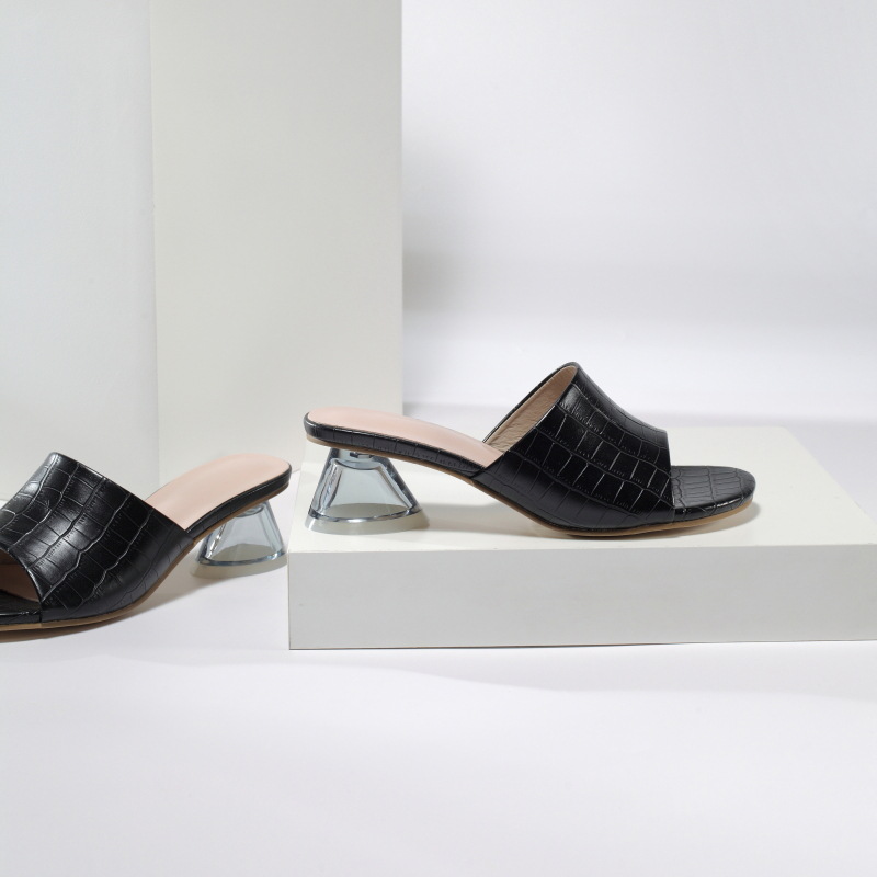 Crystal-heeled sandals Clear and stone-patterned square midheel slippers_voghion.com