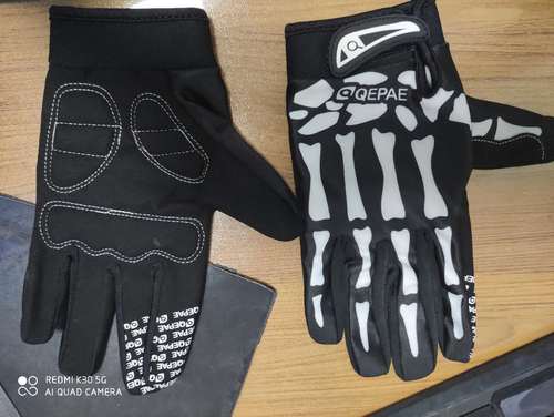 Cycling gloves Qepae Chipper cycling long finger warm gloves cycling sports outdoor full finger skull gloves