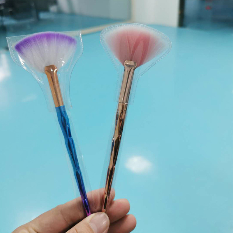 With her Single small fan Makeup Brushes I repainted Brush red sun Sector Cosmetic brush wholesale