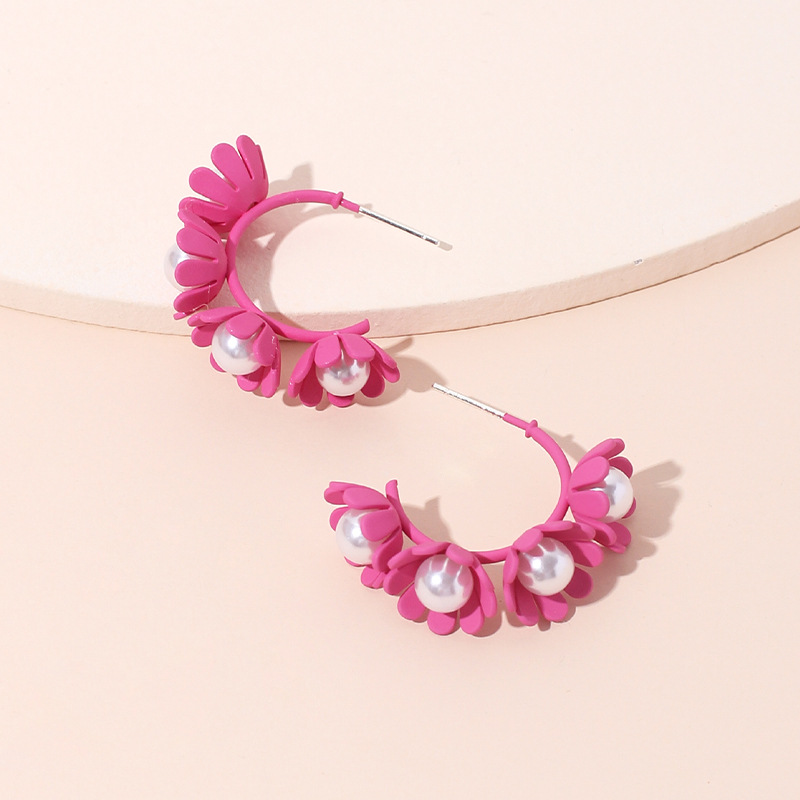 Hot Sale Korea Candy Color Cute Flower Earrings C-shaped Wreath Childlike Pearl Earrings Wholesale Nihaojewelry display picture 9