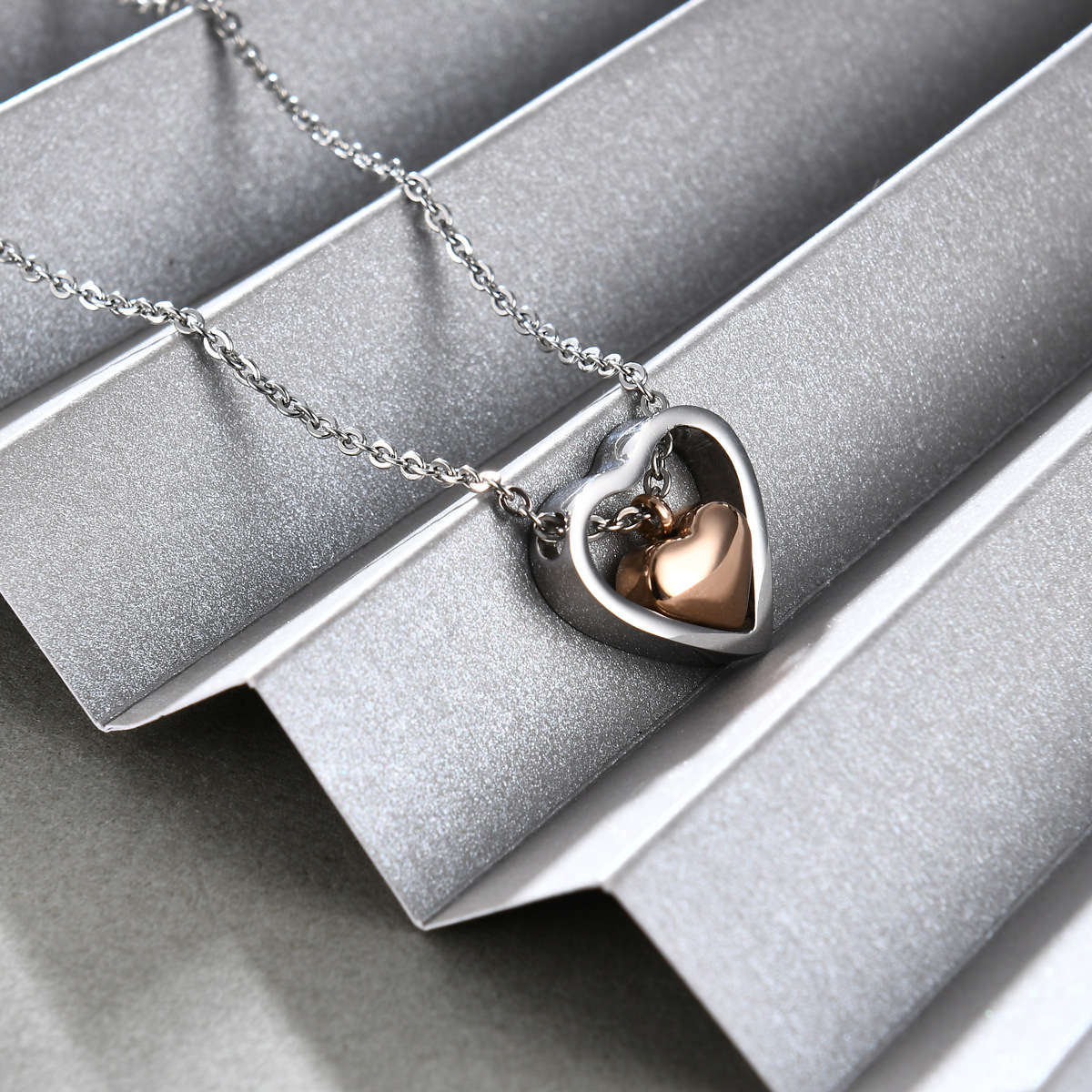 12g Weight Pendant Necklace Classification 1 Piece Quantity Daily Occasion Titanium Steel Material Heart Shape Pattern Women'S Gender Plating Design Fashion Style Fashion Heart Shape Titanium Steel Plating Pendant Necklace 1 Piece 7