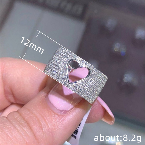 Recommended Autumn New Collection by Cao Shi: Exquisite Hollow Heart Copper Inlaid Diamond Women's Ring, Fashion Accessory Wholesale