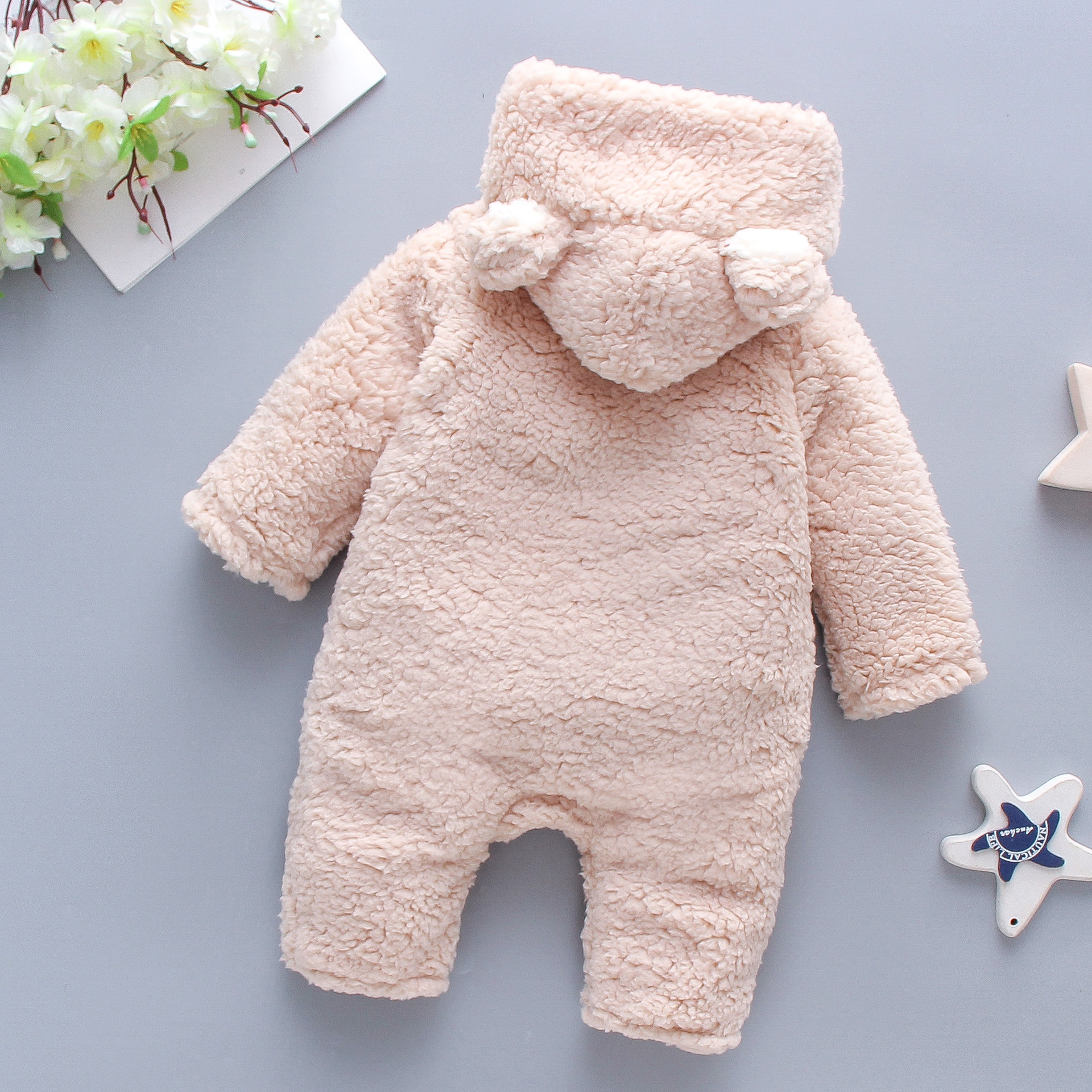 Baby and toddler jumpsuit winter 2024 children's clothing new lamb fur cartoon teddy bear embroidery thick hooded_voghion.com